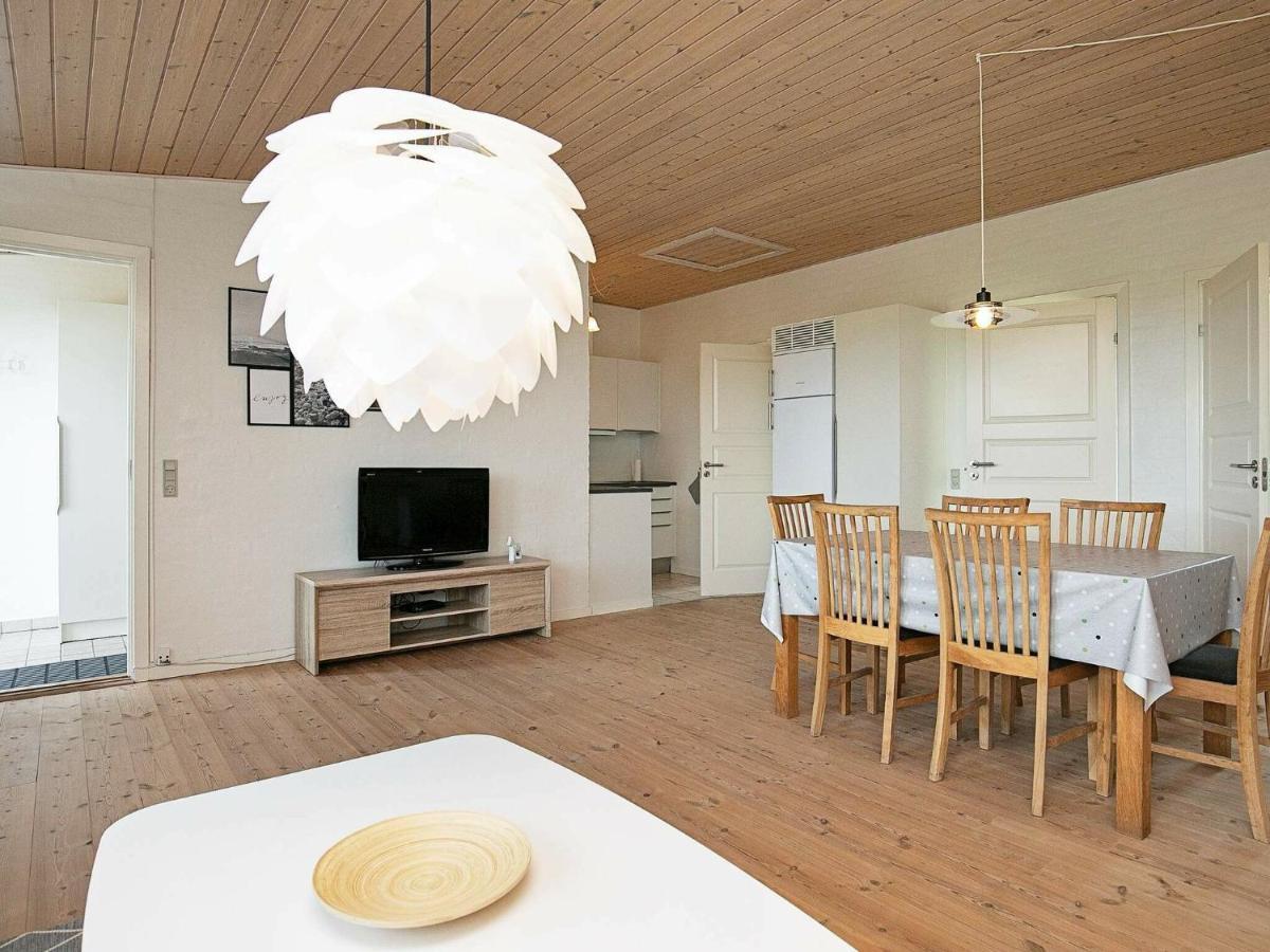 6 Person Holiday Home In Fåborg Kamer foto